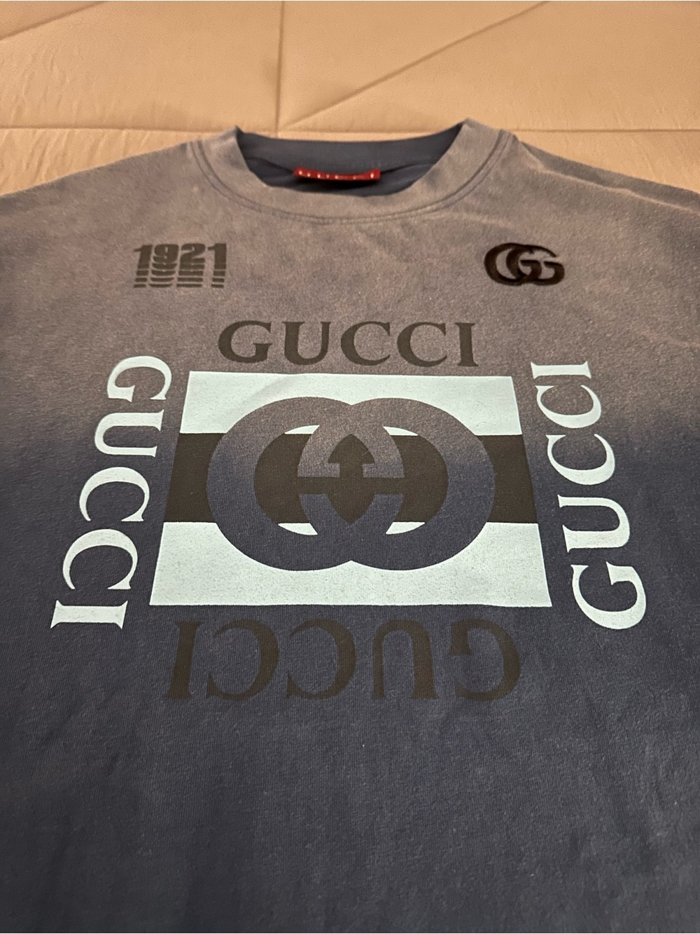 Gucci GG Logo Long-Sleeve Tee - Picture 4 of 14